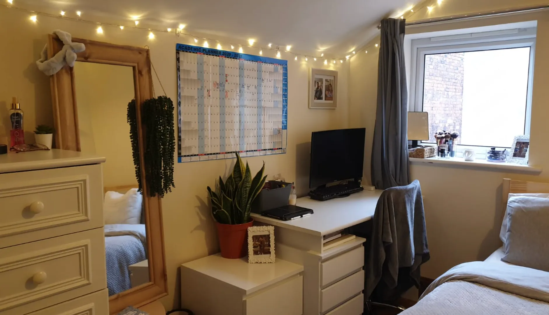 Charming 2 Bed Student Flat // Aug 2026 - Image 3